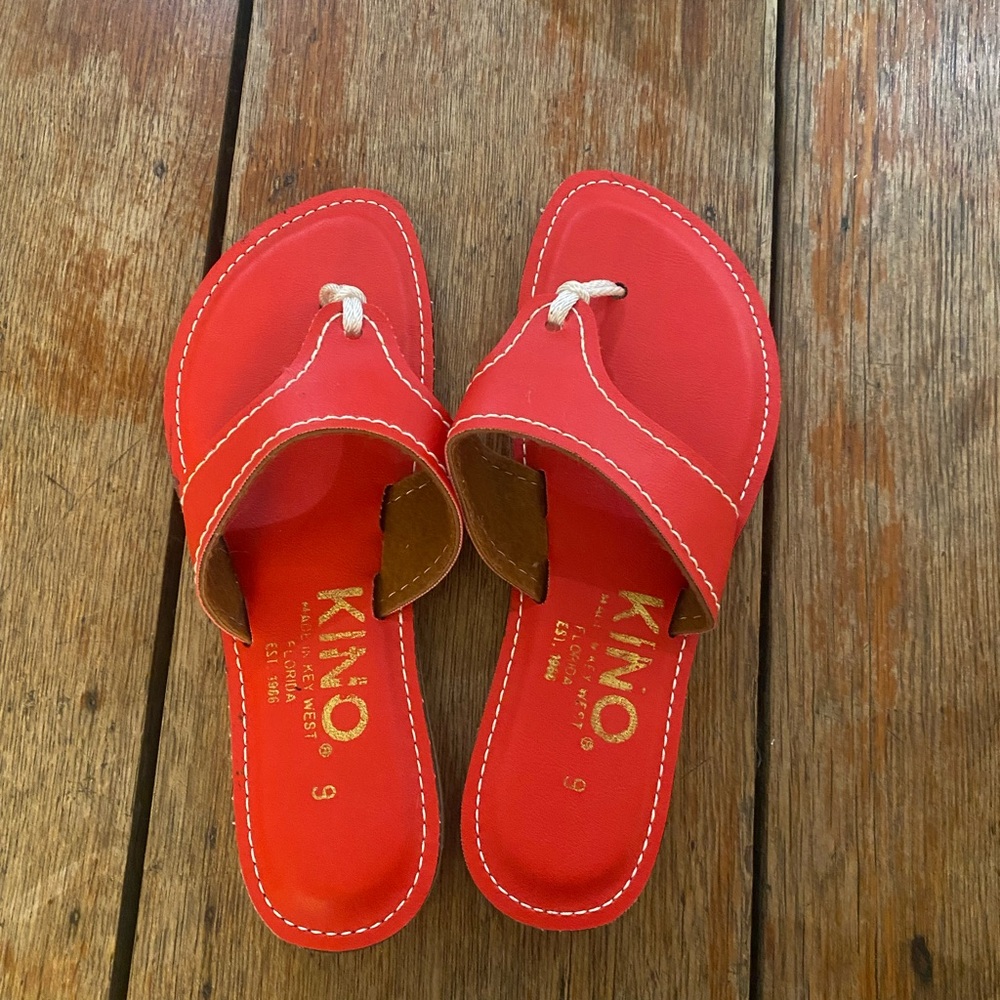 Kino NWOT Women's Red Sandals
